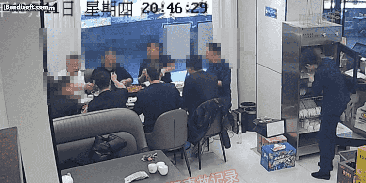 【新闻速递】火光冲天！北京一饭馆内突